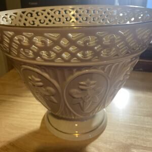 Lenox Matelasse Centerpiece Porcelain Bowl Fleur de Lis Design 24K Gold Trim
